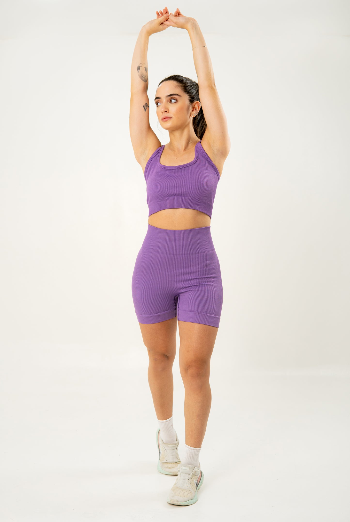CONJUNTO SHORT PUSH UP + TOP SEAMLESS VIOLETA