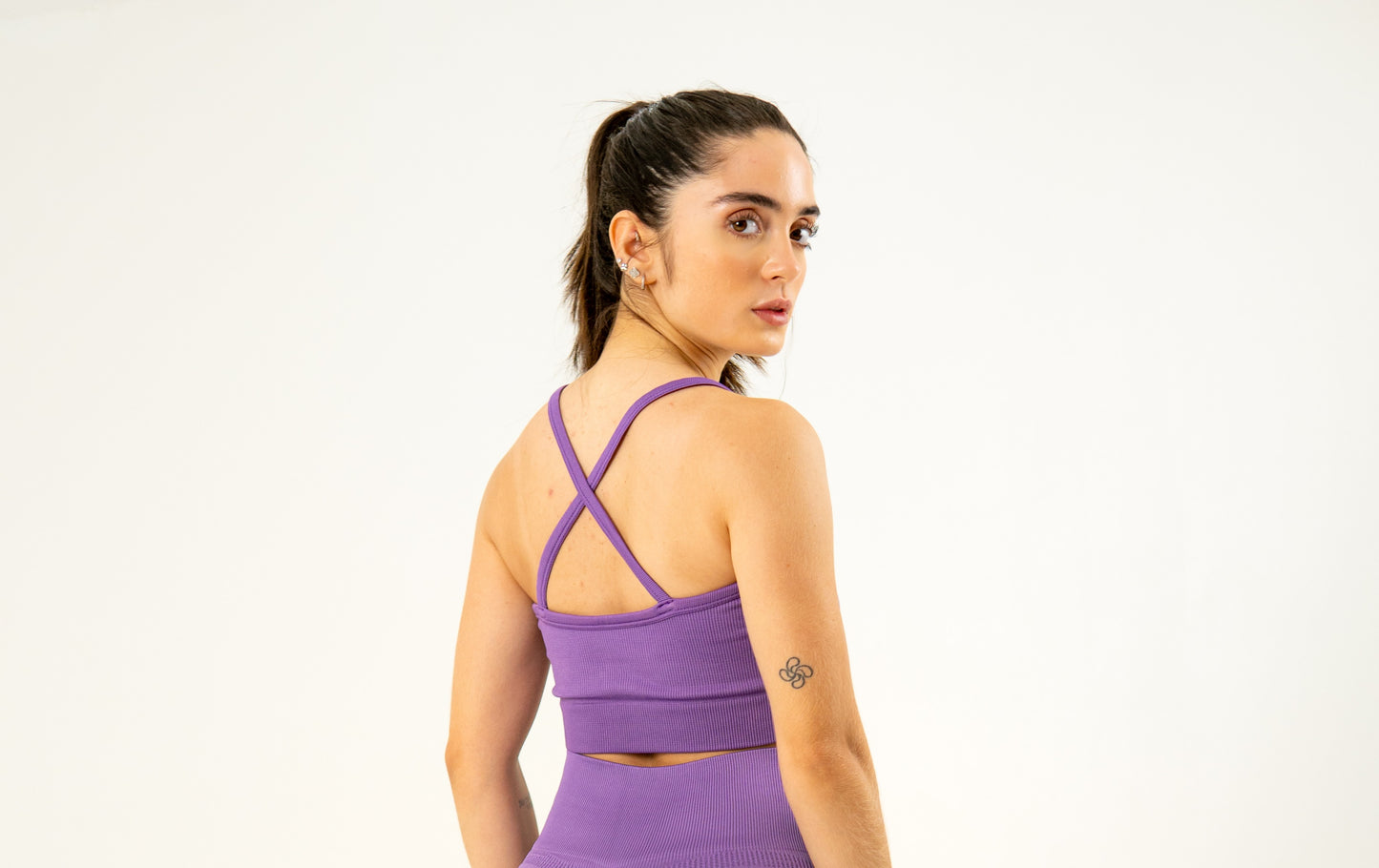 CONJUNTO SHORT SEAMLESS + TOP SEAMLESS VIOLETA