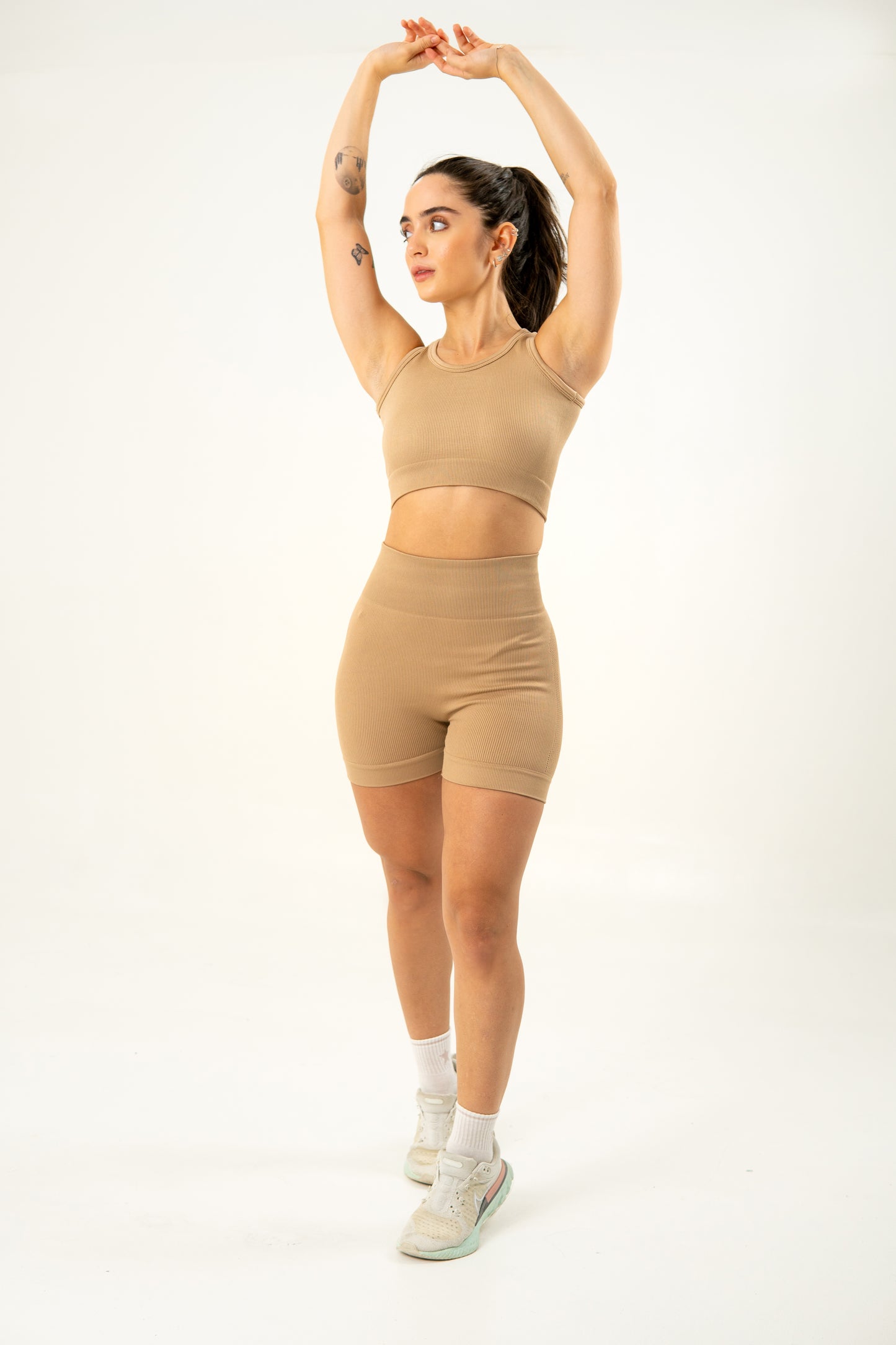 CONJUNTO SHORT PUSH UP + TOP SEAMLESS - CARAMEL