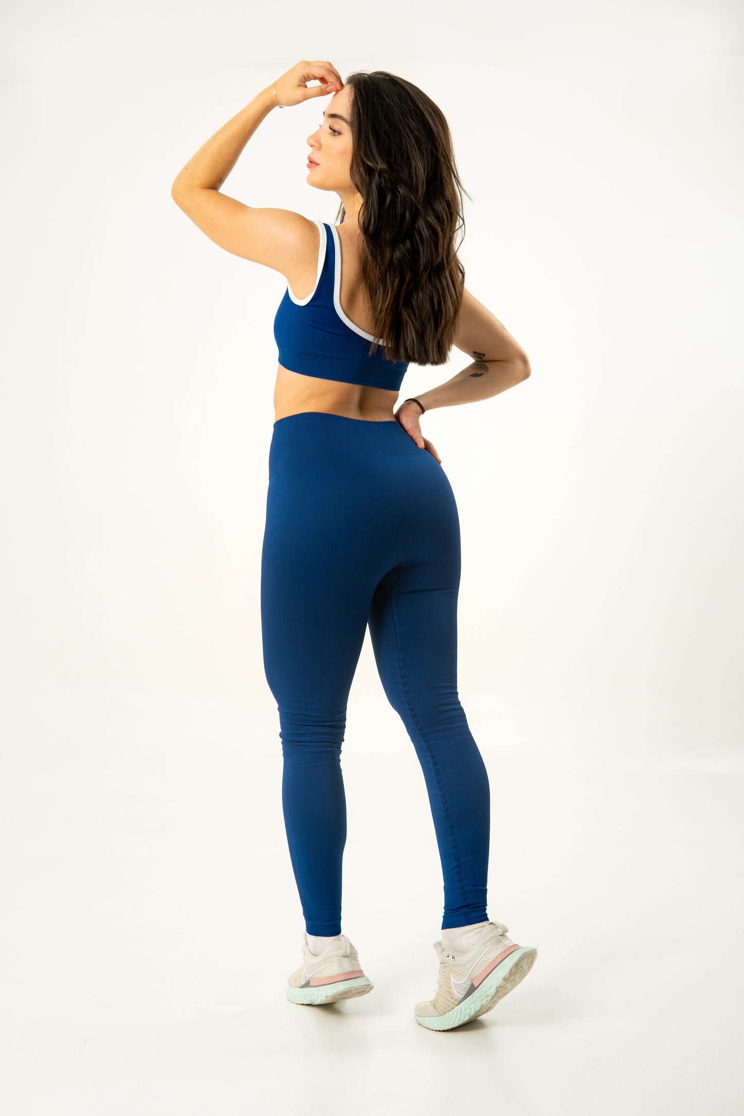 SETx3 AITANA AZUL OSCURO (Top corto, top manga larga y leggin liso)