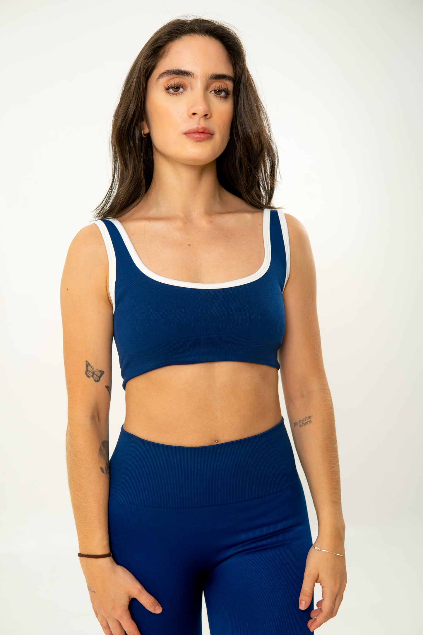 SETx3 AITANA AZUL OSCURO (Top corto, top manga larga y leggin liso)