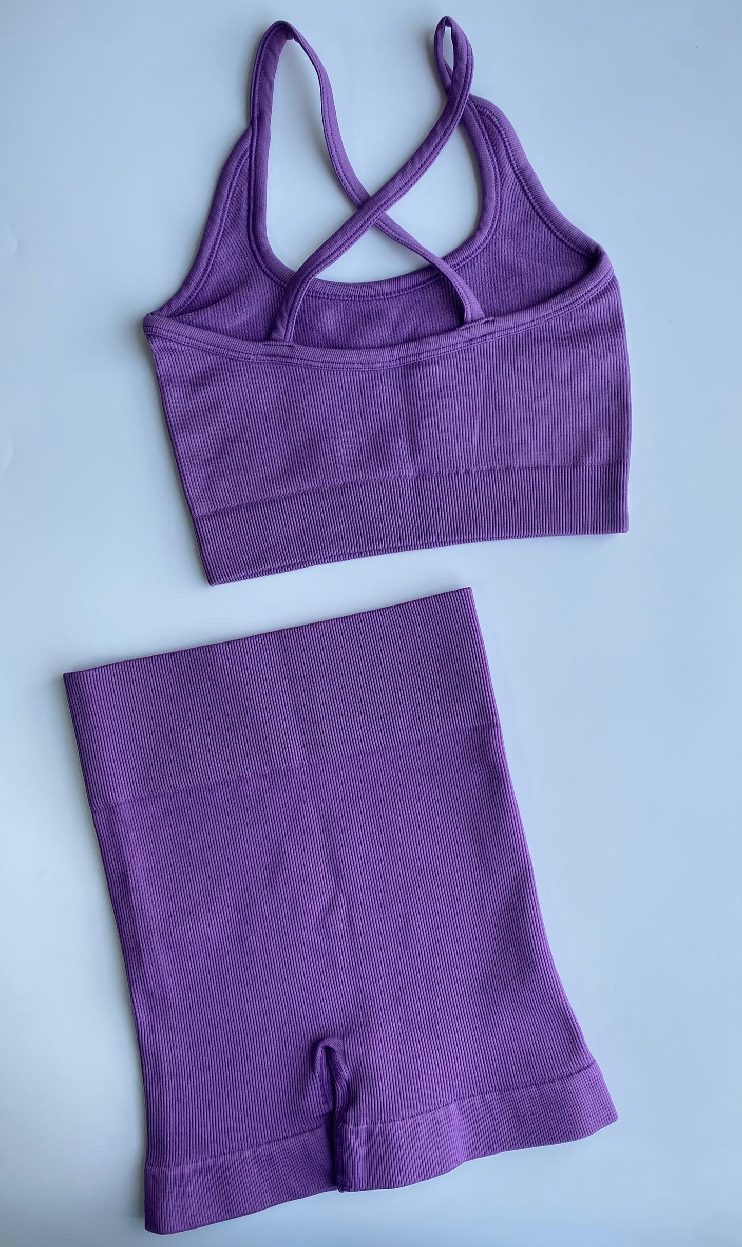 CONJUNTO SHORT SEAMLESS + TOP SEAMLESS VIOLETA