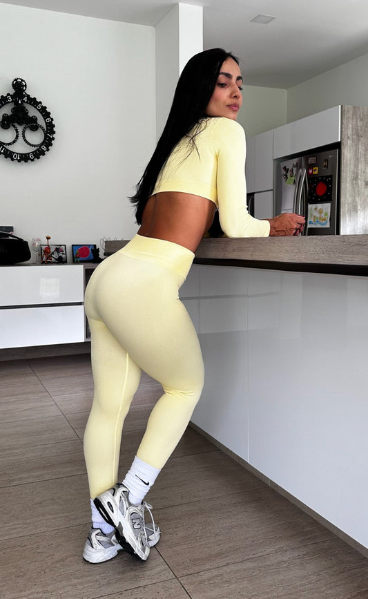 CONJUNTO ALICE TOP  + LEGGINS BASIC AMARILLO