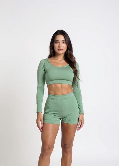 CONJUNTO TOP MANGA LARGA + SHORT SEAMLESS -VERDE OLIVA