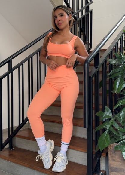 SETx3 AITANA MANGO (Top corto, top manga larga y leggin liso)