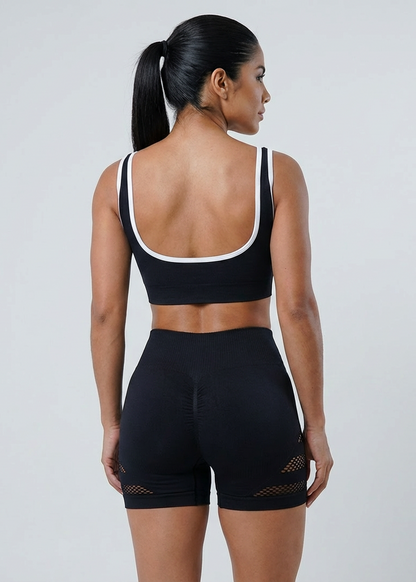 CONJUNTO AITANA TOP + SHORT SCRUNCH EFECTO PUSH UP SEAMLESS - NEGRO