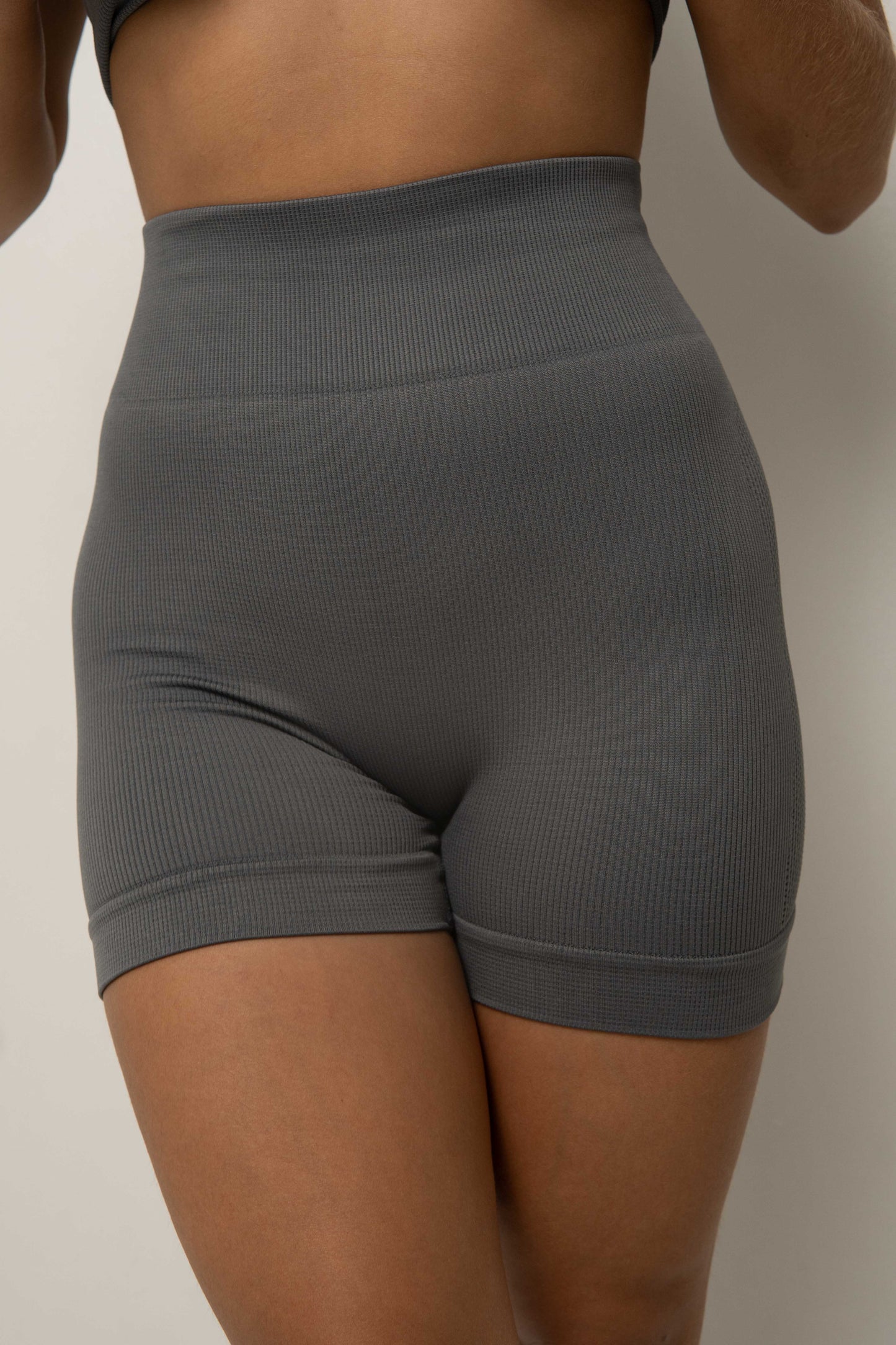 SHORT SEAMLESS - PUSH UP GRIS