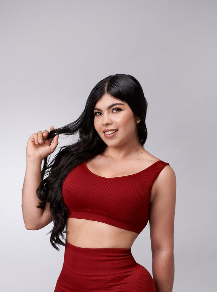 CONJUNTO AURORA: SHORT SEAMLESS PUSHUP VINO + TOP SEAMLESS VINO
