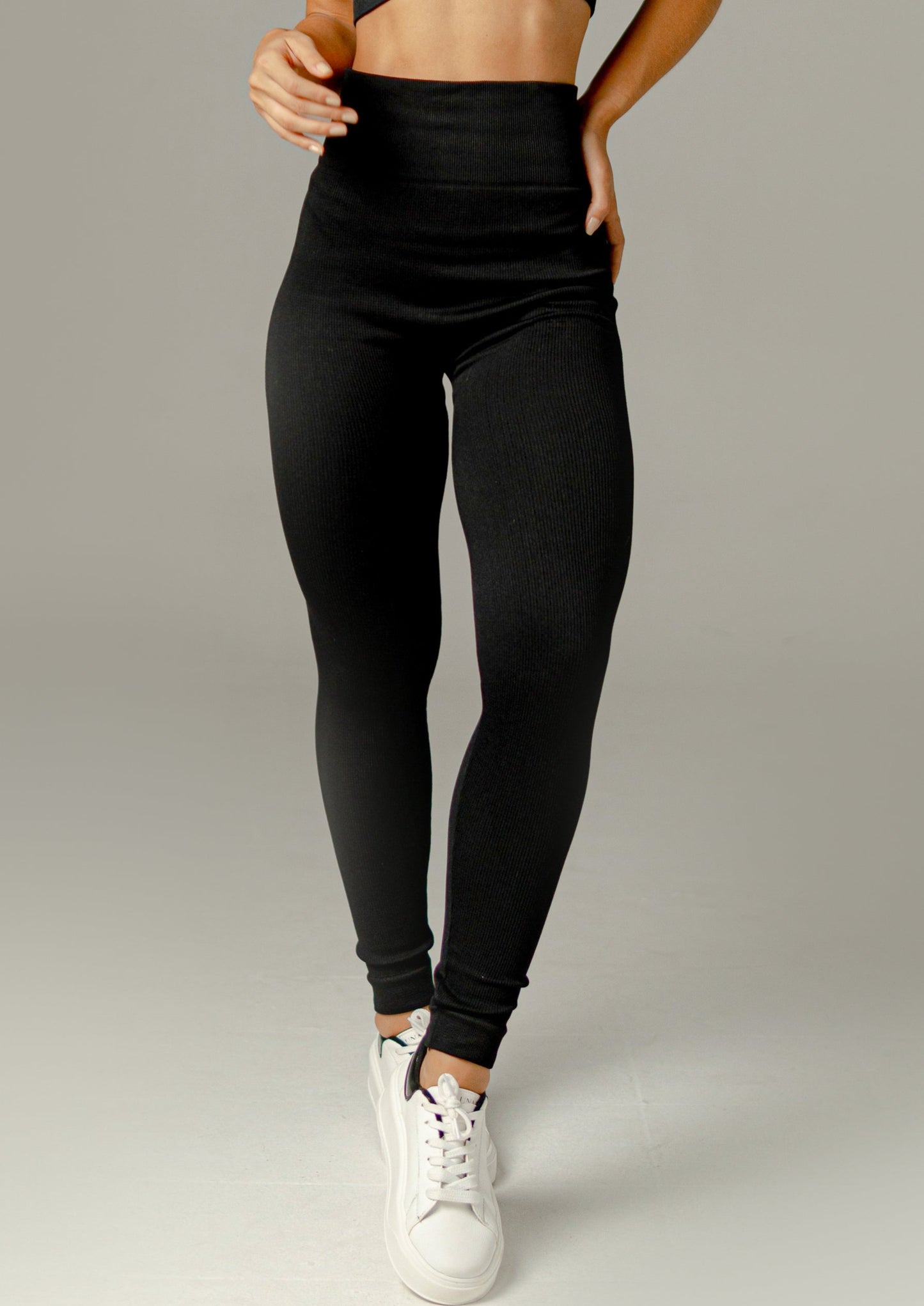 CONJUNTO SEAMLESS (TOP + LEGGINS PUSH UP) - NEGRO