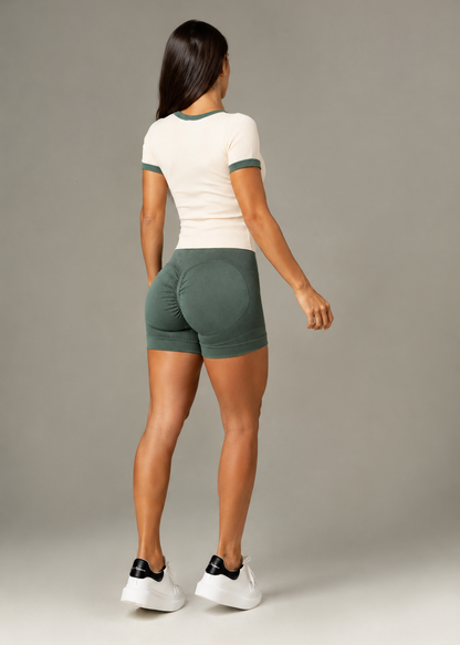 CONJUNTO BLUSA + SHORT SEAMLESS -VERDE OLIVA
