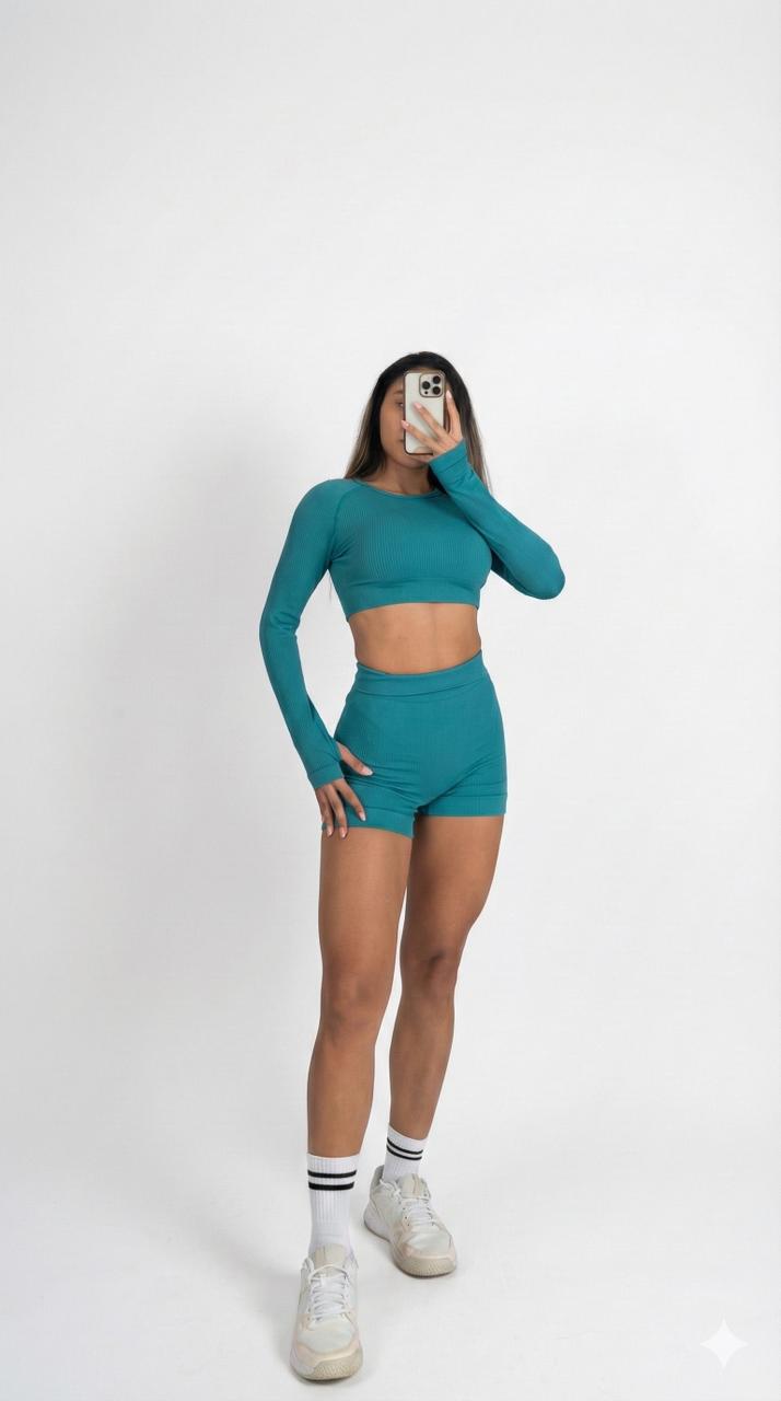 CONJUNTO TOP MANGA LARGA + SHORT SEAMLESS VERDE