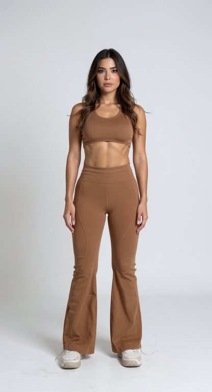 CONJUNTO SERENA TOP  + LEGGINS PUSH UP BOTA ANCHA MOCCA