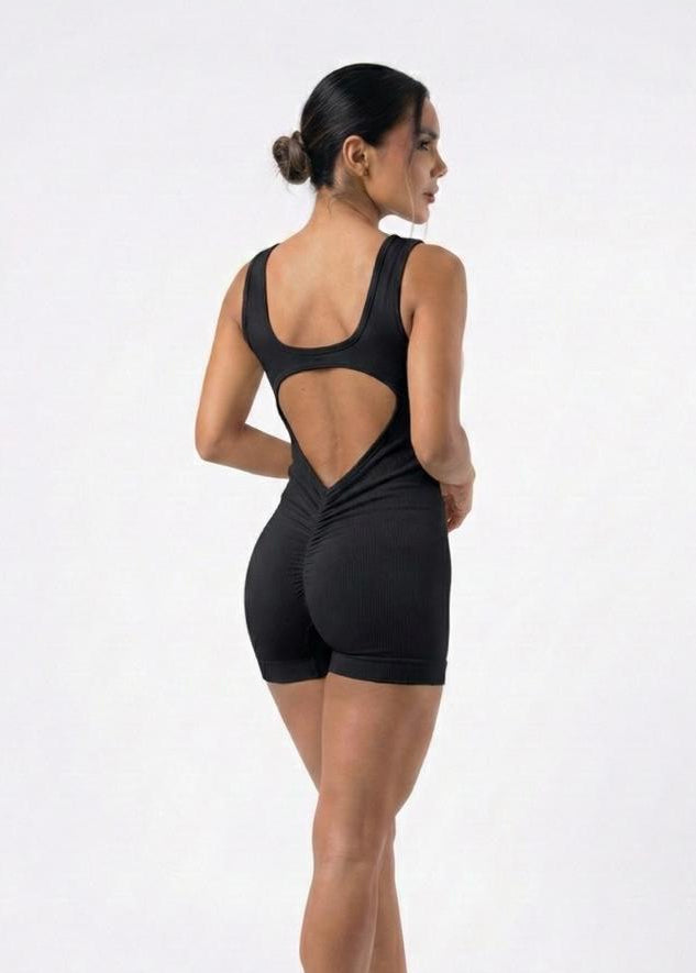 ENTERIZO DANA CORTO SEAMLESS SCULPFIT- negro